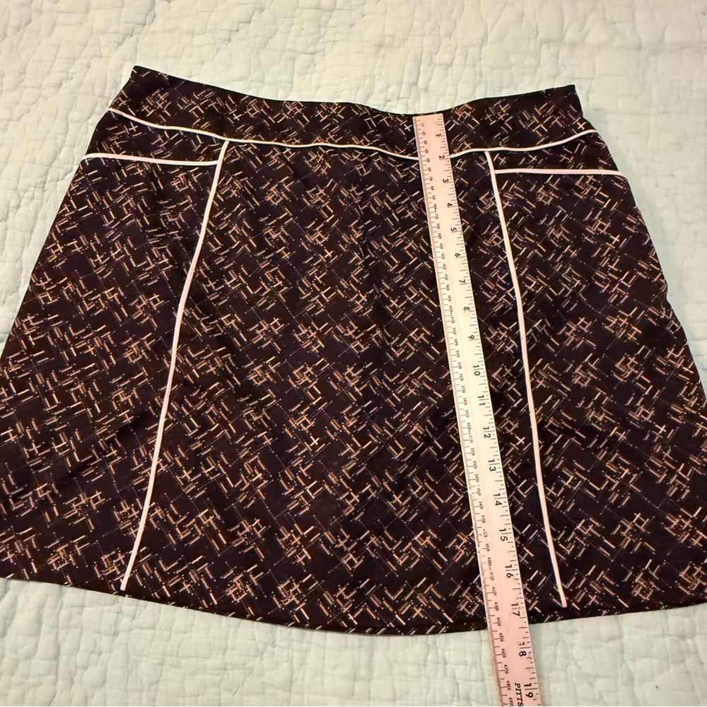 Izod Black and White A-Line Skort - Picture 5 of 13